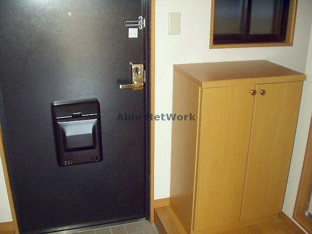物件内観写真6　(玄関)