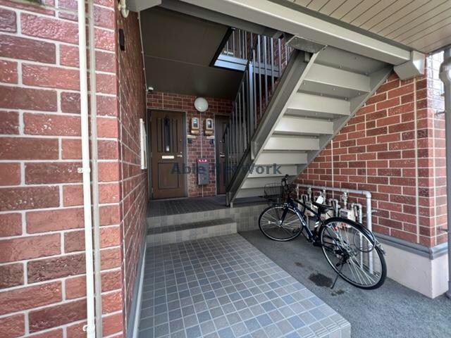 物件外観写真4　(エントランス)