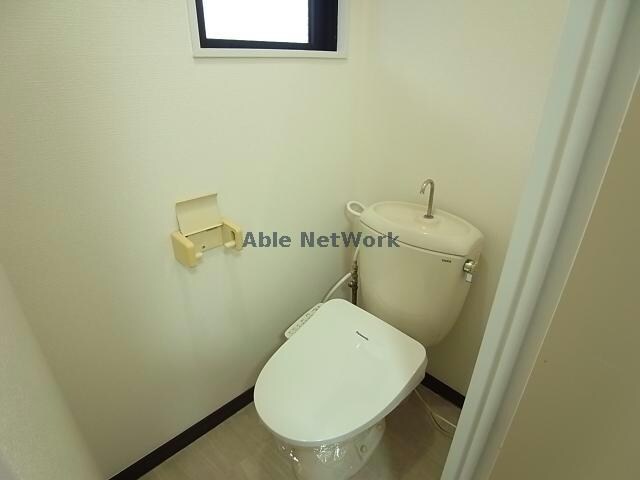 物件内観写真9　(温水洗浄便座)