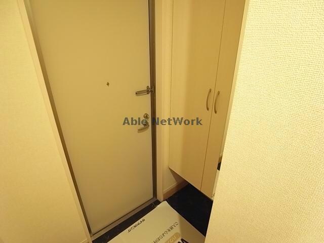 物件内観写真6　(玄関回り)