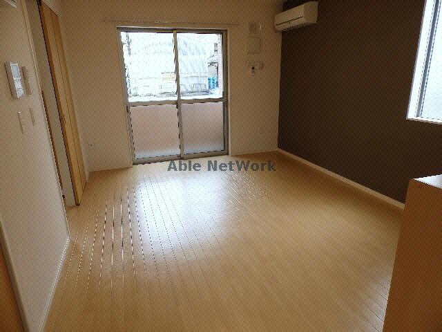 物件内観写真9　(別室反転タイプ参照)