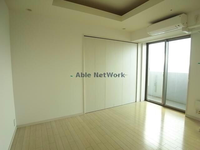 物件内観写真13　(洋室８帖)