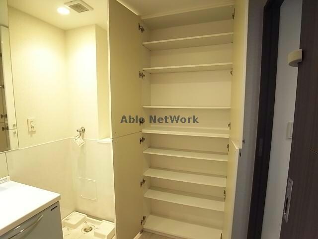 物件内観写真20　(洗面所収納)