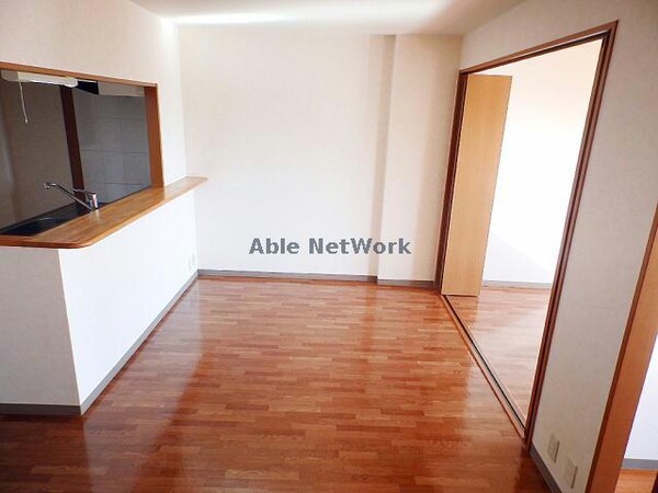 リビングダイニング(参照写真)