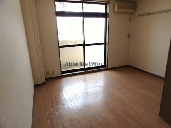 居室(参照写真)