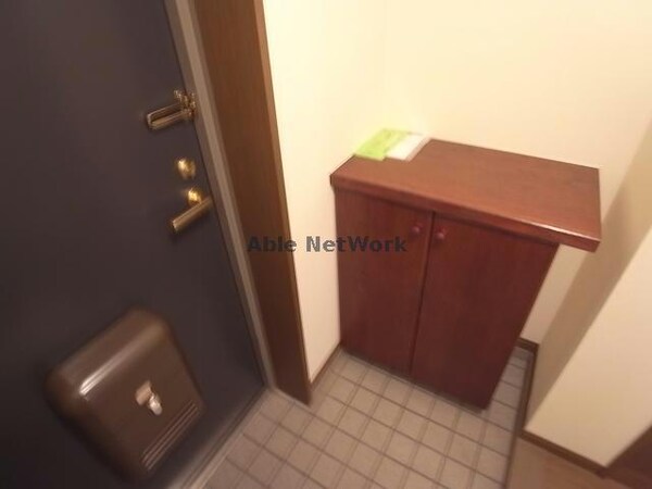 玄関回り(参照写真)