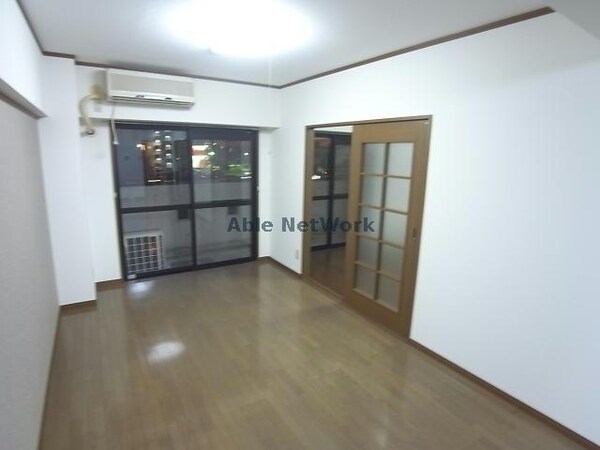 リビングダイニング(参照写真)