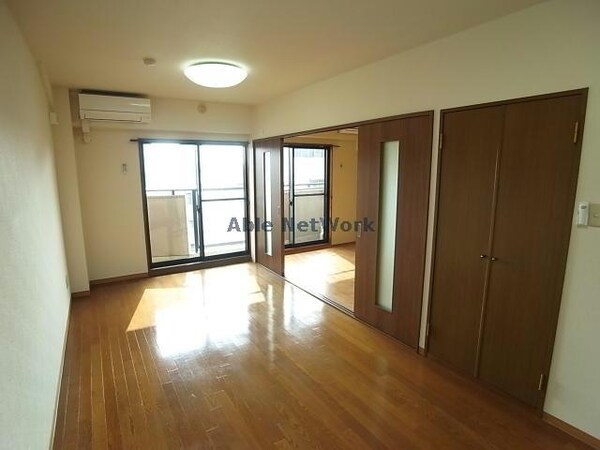 リビングダイニング