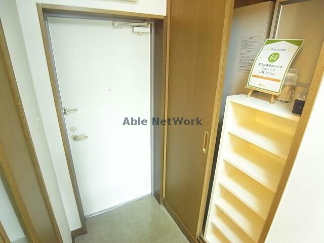 物件内観写真6　(玄関回り)