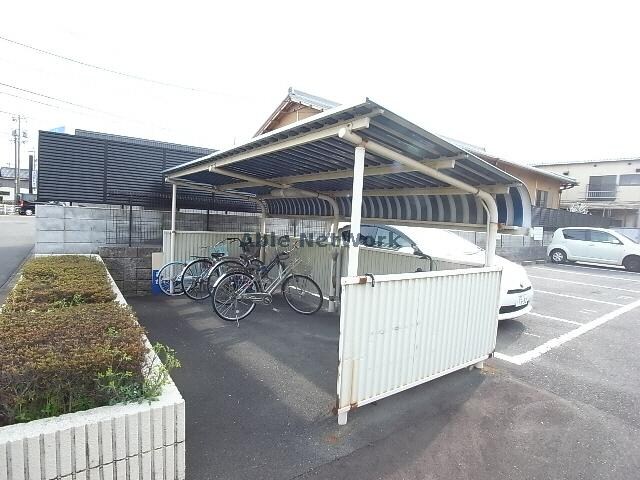 物件外観写真4　(駐輪場)