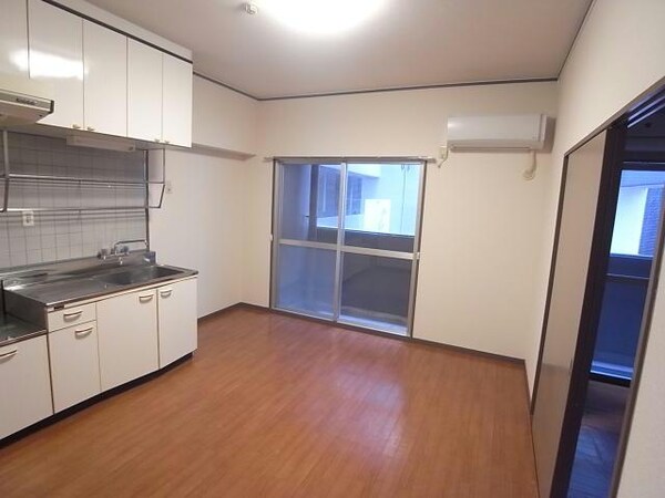 リビングダイニング