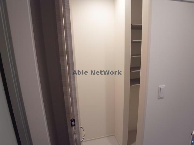 物件内観写真23　(玄関物入)