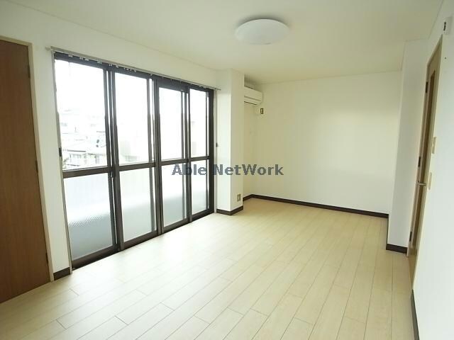 物件内観写真12　(9帖洋室)