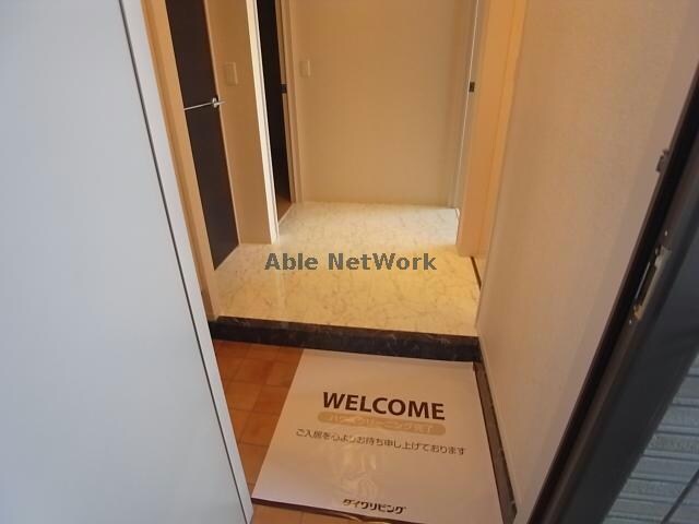 物件内観写真7　(清潔感のある玄関)