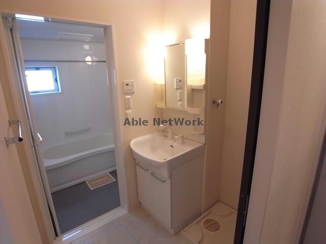 物件内観写真8　(SD付洗面台)