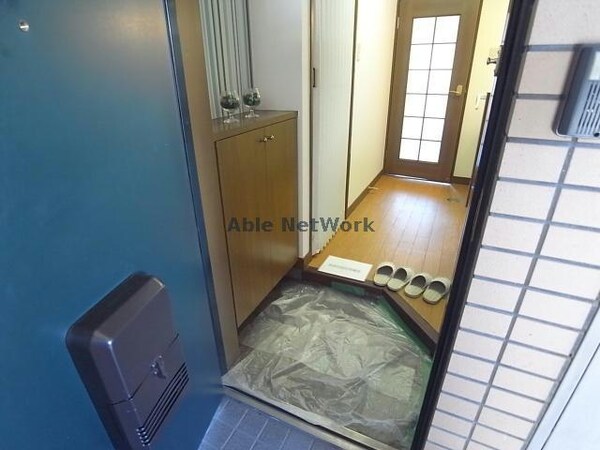 玄関回り(※同物件別部屋写真)