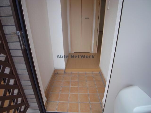 物件内観写真6　(玄関周り)