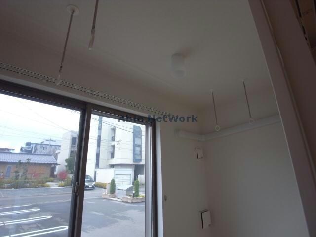 物件内観写真21　(室内物干し)