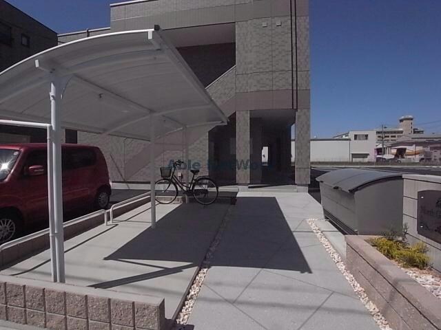 物件外観写真4　(駐輪場)