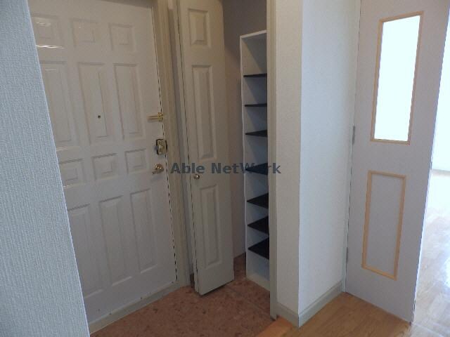 物件内観写真6　(玄関)