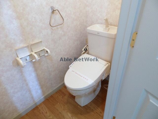 物件内観写真8　(トイレ)