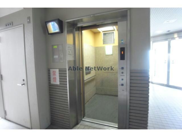 物件外観写真5　(エレベーター)