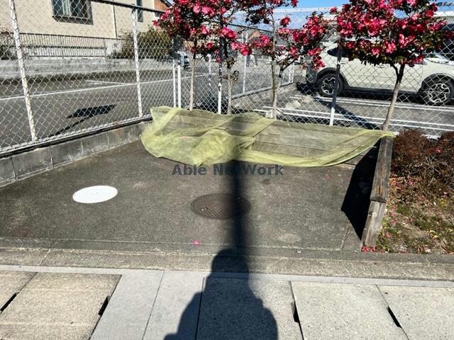 物件外観写真4　(ゴミ置き場)