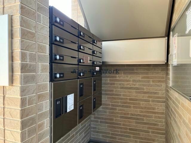 物件外観写真3　(集合ポスト)