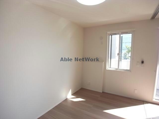 物件内観写真14　(洋室)