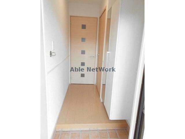 物件内観写真7　(玄関)