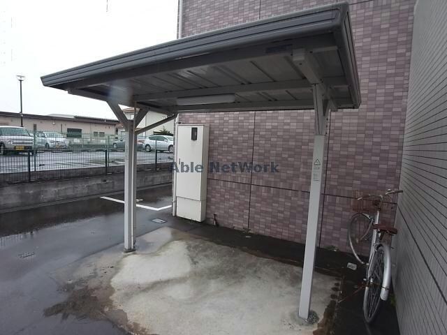物件外観写真5　(駐輪場)