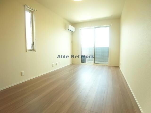 物件内観写真16　(リビング)