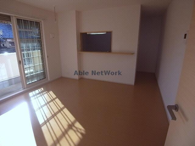 物件内観写真8　(リビングダイニング)