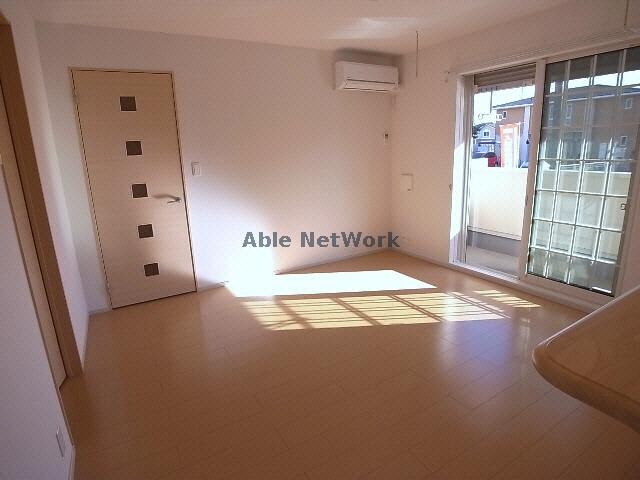 物件内観写真10　(リビングダイニング)