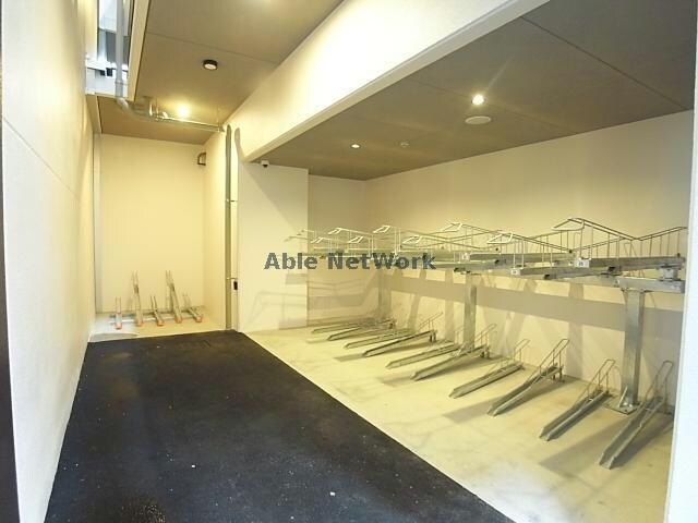 物件外観写真3　(駐輪場)