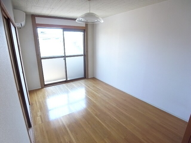 物件内観写真12　(居室)