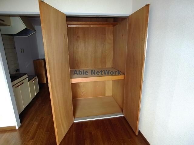 物件内観写真13　(収納)