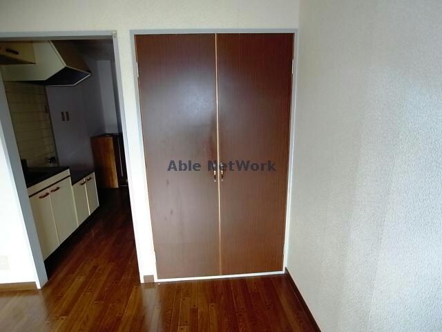 物件内観写真15　(収納)