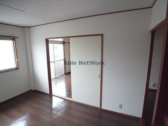 物件内観写真16　(洋室)