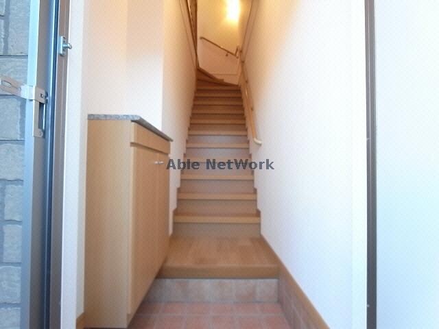 物件内観写真13　(玄関)