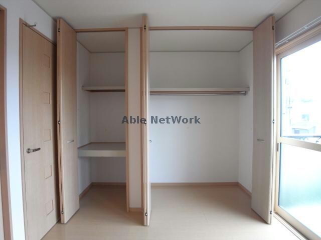 物件内観写真18　(※ 南側洋室)