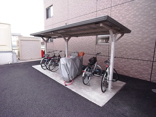 駐輪場(駐輪場)