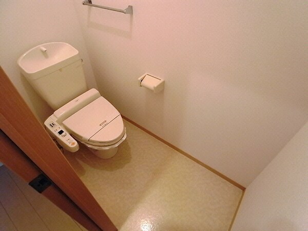 トイレ(※同型参考写真)