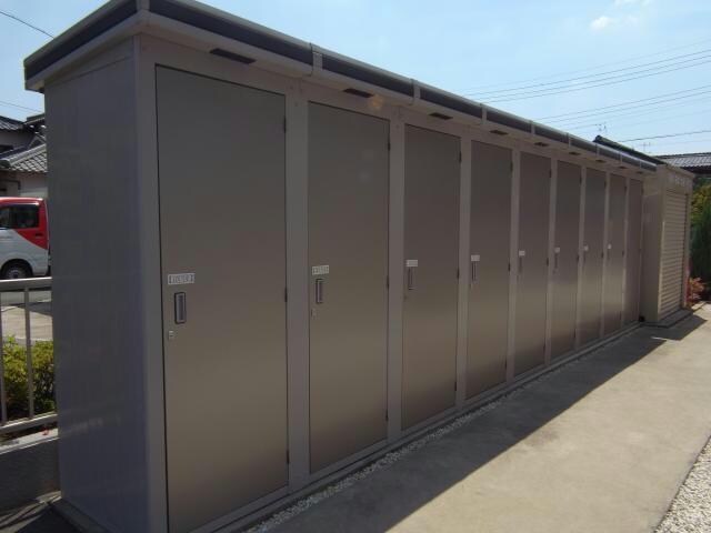 物件外観写真4　(物置場)