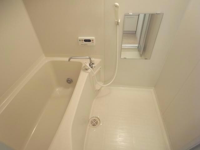 物件内観写真8　(追い焚き機能付きﾊﾞｽ)