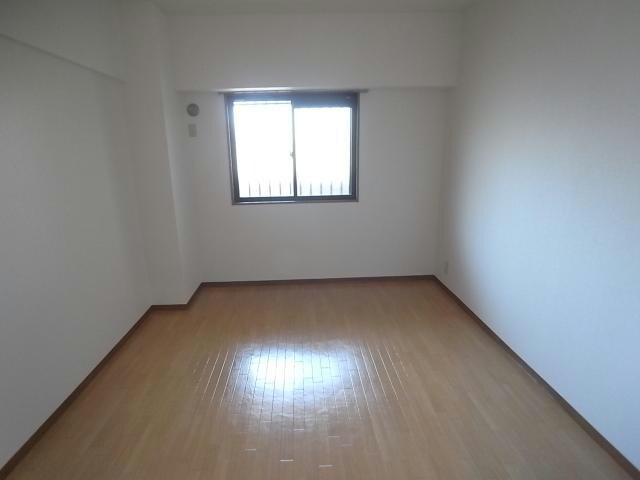 物件内観写真12　(北側洋室)