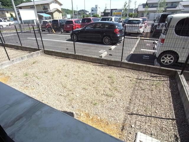 物件内観写真15　(専用庭)