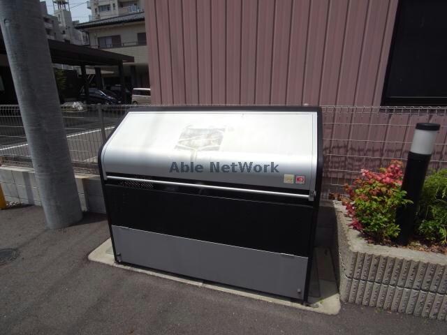 物件外観写真4　(ゴミ置き場)
