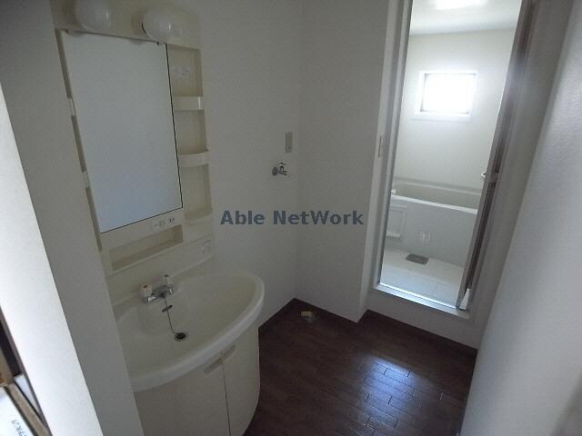 物件内観写真11　(洗面脱衣所)