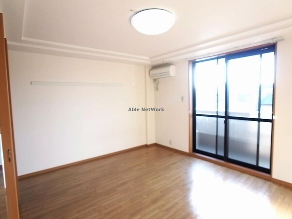 リビングダイニング